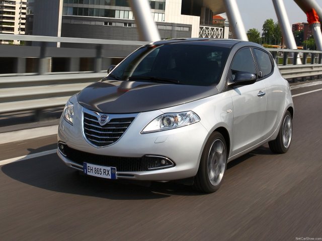 Lancia Ypsilon