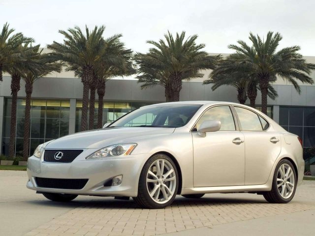 Lexus IS