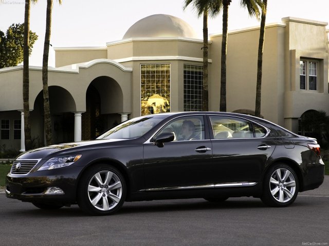 Lexus LS